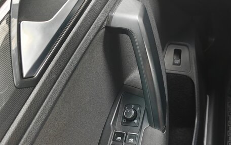 Volkswagen Tiguan II, 2017 год, 2 495 000 рублей, 21 фотография