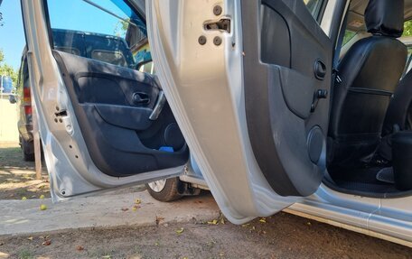 Renault Logan II, 2014 год, 670 000 рублей, 11 фотография