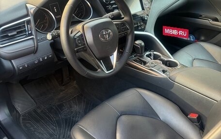 Toyota Camry, 2020 год, 3 100 000 рублей, 2 фотография