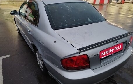 Hyundai Sonata IV рестайлинг, 2004 год, 190 000 рублей, 34 фотография