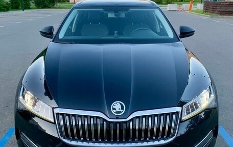 Skoda Superb III рестайлинг, 2025 год, 3 300 000 рублей, 1 фотография