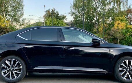 Skoda Superb III рестайлинг, 2025 год, 3 300 000 рублей, 3 фотография