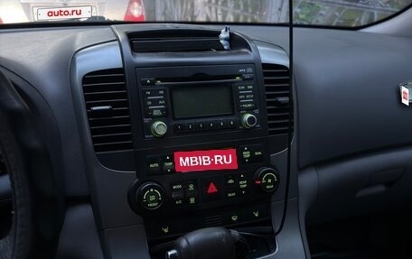 KIA Carnival III, 2009 год, 900 000 рублей, 13 фотография