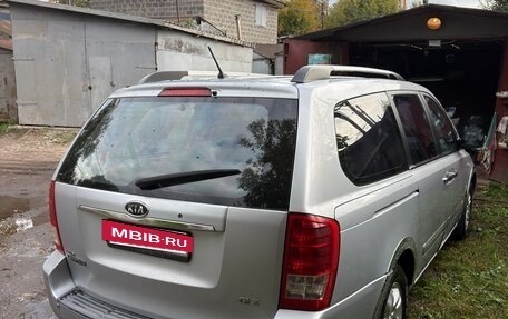 KIA Carnival III, 2009 год, 900 000 рублей, 10 фотография