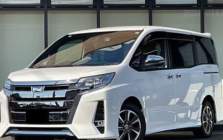 Toyota Noah III, 2021 год, 2 231 000 рублей, 1 фотография