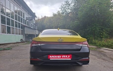 Hyundai Elantra, 2021 год, 1 350 000 рублей, 4 фотография