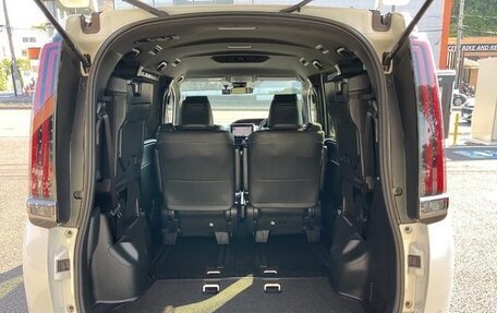 Toyota Noah III, 2021 год, 2 231 000 рублей, 7 фотография
