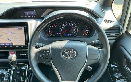 Toyota Noah III, 2021 год, 2 231 000 рублей, 12 фотография