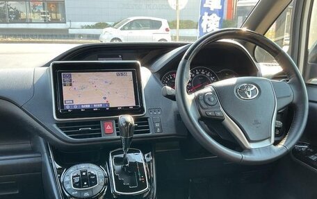 Toyota Noah III, 2021 год, 2 231 000 рублей, 11 фотография