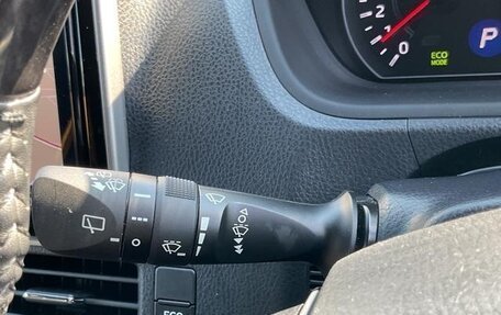 Toyota Noah III, 2021 год, 2 231 000 рублей, 15 фотография