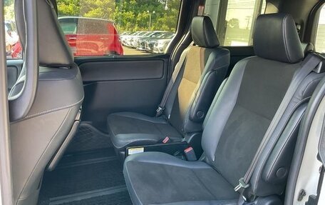 Toyota Noah III, 2021 год, 2 231 000 рублей, 22 фотография