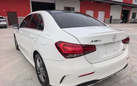 Mercedes-Benz A-Класс, 2022 год, 1 490 000 рублей, 6 фотография