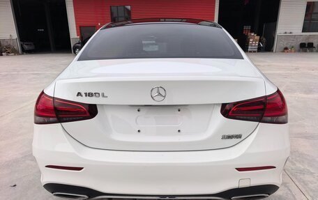Mercedes-Benz A-Класс, 2022 год, 1 490 000 рублей, 5 фотография