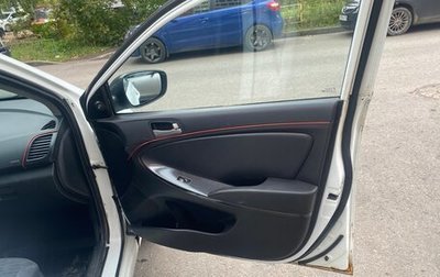 Hyundai Solaris II рестайлинг, 2015 год, 550 000 рублей, 1 фотография