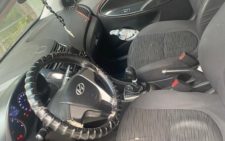 Hyundai Solaris II рестайлинг, 2015 год, 550 000 рублей, 16 фотография