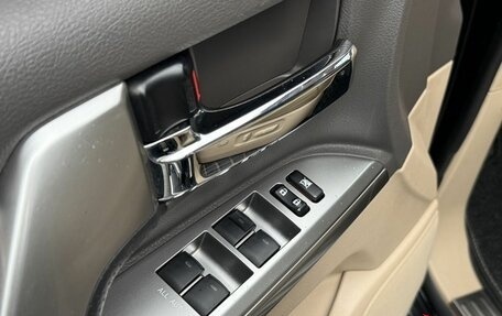 Toyota Land Cruiser 200, 2015 год, 4 900 000 рублей, 20 фотография