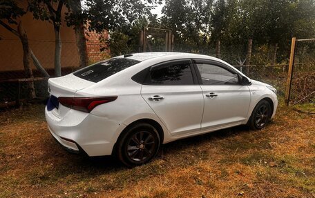 Hyundai Solaris II рестайлинг, 2017 год, 690 000 рублей, 5 фотография