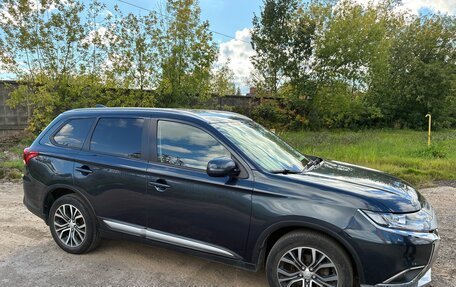 Mitsubishi Outlander III рестайлинг 3, 2018 год, 2 400 000 рублей, 5 фотография