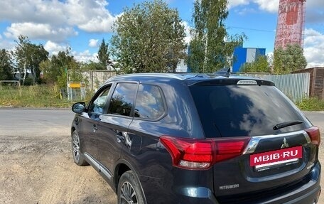 Mitsubishi Outlander III рестайлинг 3, 2018 год, 2 400 000 рублей, 4 фотография