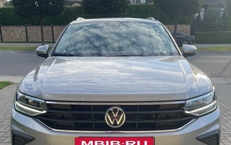 Volkswagen Tiguan II, 2020 год, 3 600 000 рублей, 4 фотография