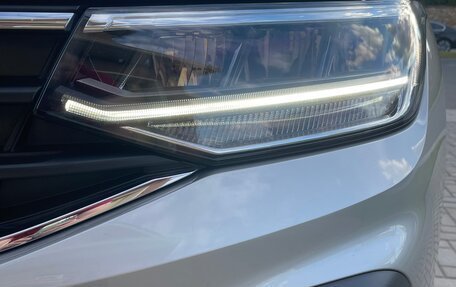 Volkswagen Tiguan II, 2020 год, 3 600 000 рублей, 26 фотография
