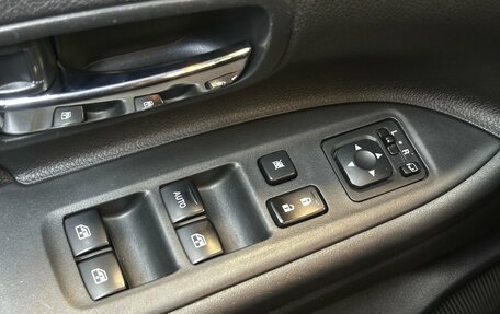 Mitsubishi Outlander III рестайлинг 3, 2017 год, 1 780 000 рублей, 13 фотография