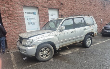 Toyota Land Cruiser 100 рестайлинг 2, 2006 год, 500 000 рублей, 1 фотография