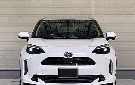 Toyota Yaris Cross, 2023 год, 1 568 000 рублей, 2 фотография