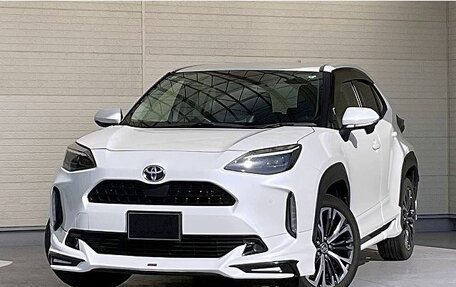 Toyota Yaris Cross, 2023 год, 1 568 000 рублей, 3 фотография