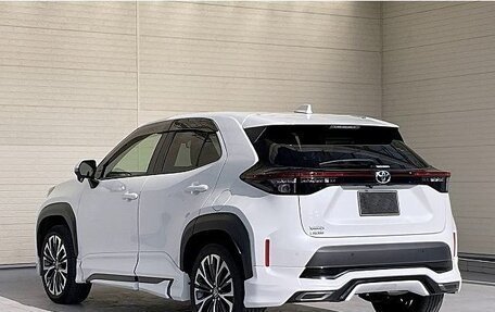 Toyota Yaris Cross, 2023 год, 1 568 000 рублей, 6 фотография