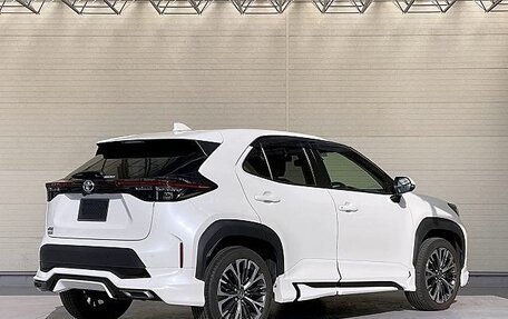 Toyota Yaris Cross, 2023 год, 1 568 000 рублей, 8 фотография