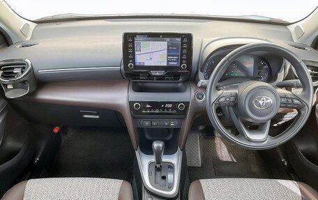 Toyota Yaris Cross, 2023 год, 1 568 000 рублей, 13 фотография
