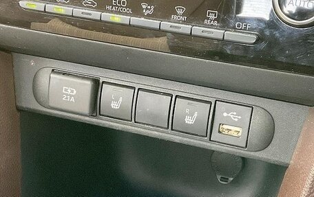Toyota Yaris Cross, 2023 год, 1 568 000 рублей, 19 фотография