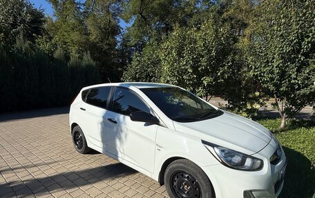 Hyundai Solaris II рестайлинг, 2013 год, 750 000 рублей, 2 фотография