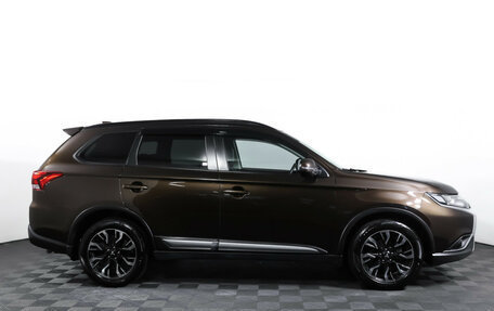 Mitsubishi Outlander III рестайлинг 3, 2022 год, 2 550 000 рублей, 4 фотография