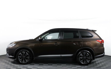 Mitsubishi Outlander III рестайлинг 3, 2022 год, 2 550 000 рублей, 8 фотография