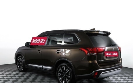 Mitsubishi Outlander III рестайлинг 3, 2022 год, 2 550 000 рублей, 7 фотография