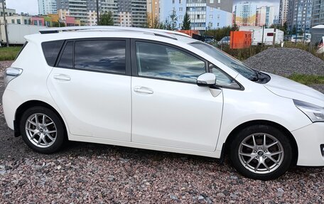 Toyota Verso I, 2013 год, 1 350 000 рублей, 4 фотография