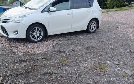 Toyota Verso I, 2013 год, 1 350 000 рублей, 2 фотография