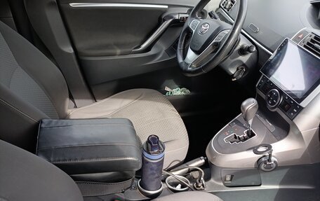 Toyota Verso I, 2013 год, 1 350 000 рублей, 10 фотография
