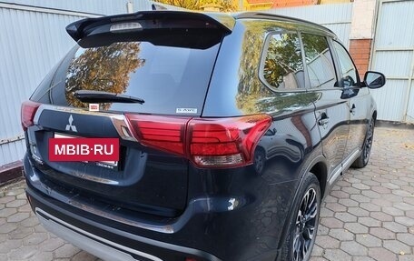 Mitsubishi Outlander III рестайлинг 3, 2021 год, 3 000 000 рублей, 3 фотография