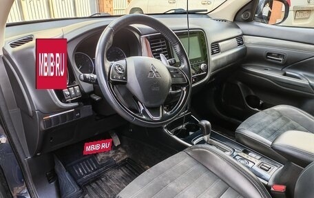 Mitsubishi Outlander III рестайлинг 3, 2021 год, 3 000 000 рублей, 8 фотография