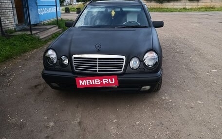 Mercedes-Benz E-Класс, 1996 год, 634 000 рублей, 1 фотография