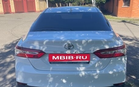 Toyota Camry, 2021 год, 3 325 000 рублей, 6 фотография