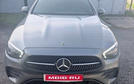 Mercedes-Benz E-Класс, 2022 год, 4 950 000 рублей, 1 фотография