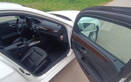 Mercedes-Benz E-Класс, 2011 год, 1 100 000 рублей, 4 фотография