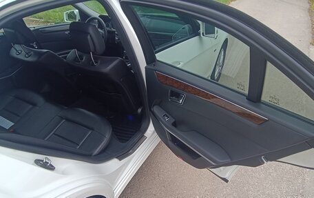 Mercedes-Benz E-Класс, 2011 год, 1 100 000 рублей, 6 фотография