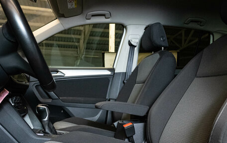 Volkswagen Tiguan II, 2021 год, 2 808 000 рублей, 9 фотография