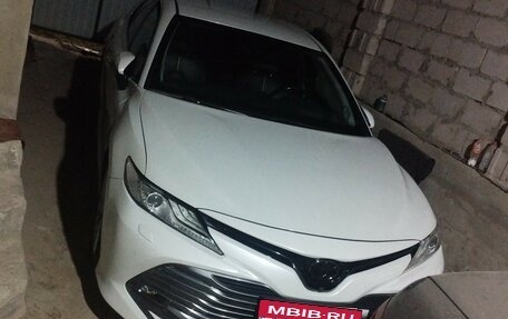 Toyota Camry, 2019 год, 3 200 000 рублей, 1 фотография