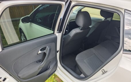 Volkswagen Polo VI (EU Market), 2012 год, 890 000 рублей, 25 фотография